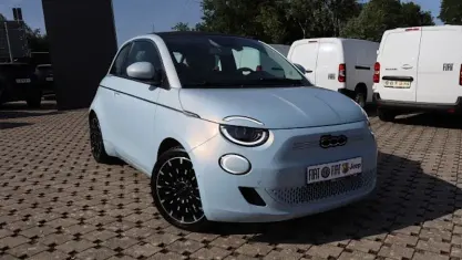 Gebraucht Fiat 500e 86 kW (118 PS) 2023 Blau Cabrio