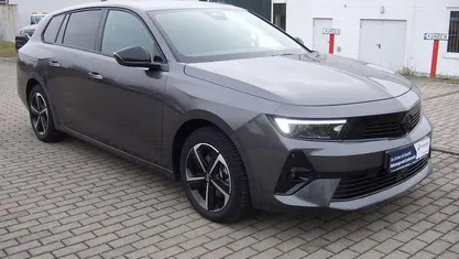 Vulcane grau Gebraucht 2024 Opel Astra Kombi | 24.350 € (Fairer Preis)