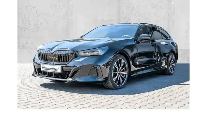 Gebraucht BMW 550e M Sport 489 PS (359 kW) 2025 Schwarz Kombi
