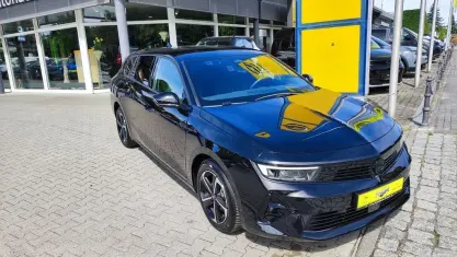 Gebraucht Opel Astra 131 PS (96 kW) 2024 Schwarz Kleinwagen