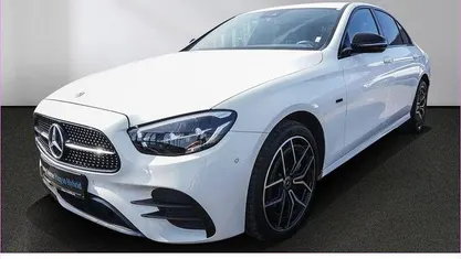 Gebraucht Mercedes E300 AMG 306 PS (225 kW) 2021 Weiß Limousine