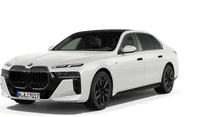 Gebraucht BMW 740 M Sport 299 PS (219 kW) 2025 Weiß Limousine