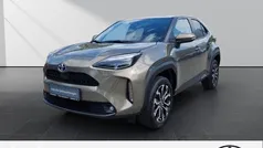 Manganbronze metallic Gebraucht 2022 Toyota Yaris Hybrid Connect Style | 23.990 € (Fairer Preis)