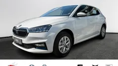 Moonweiãÿ perleffekt Neu 2025 Skoda Fabia Selection Limousine | 24.990 € (Fairer Preis)