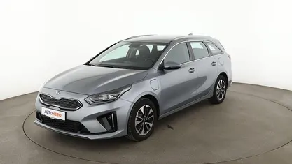 Grau Gebraucht 2021 Kia Ceed Vision Kleinwagen | 19.790 € (Fairer Preis)