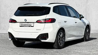 Gebraucht BMW 220 M Sport 156 PS (114 kW) 2025 Van / Kleinbus