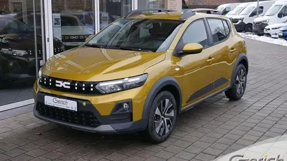 Neu Dacia Sandero Expression 110 PS (80 kW) 2026 Amber yellow Limousine