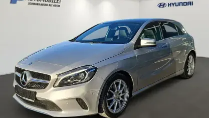 Gebraucht Mercedes A200 Urban 156 PS (114 kW) 2015 Silber Kleinwagen