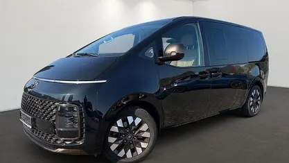 Gebraucht Hyundai Staria Signature 177 PS (130 kW) 2022 Schwarz Van / Kleinbus