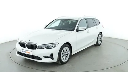 Weiß Gebraucht 2021 BMW 318 Advantage Kombi | 20.950 € (Fairer Preis)