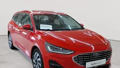 Gebraucht Ford Focus Titanium 120 PS (88 kW) 2023 Race red Kombi