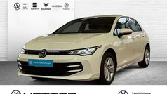Gebraucht 2024 VW Golf VIII Life Kleinwagen | 26.450 € (Guter Preis)