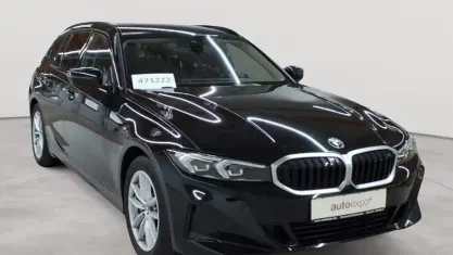 Gebraucht BMW 330 Sport Line 286 PS (210 kW) 2023 Schwarz uni Kombi