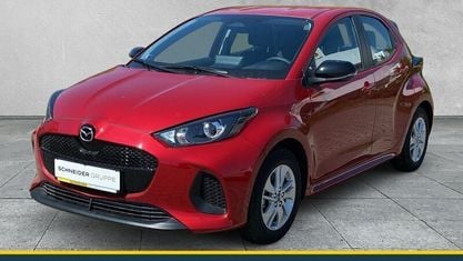 Używany Mazda 2 Center-Line 116 KM (85 kW) 2025 Czerwony Sedan/Limuzyna