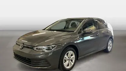 Gebraucht VW Golf VIII Life 131 PS (96 kW) 2023 Delfingrau Limousine