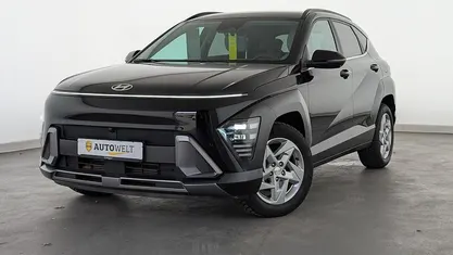 Gebraucht Hyundai Kona Trend 120 PS (88 kW) 2023 Abyss black SUV
