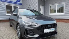 Magnetic grau Gebraucht 2024 Ford Focus ST-Line X Kombi | 25.900 € (Guter Preis)