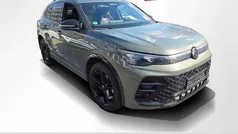 Cipressinogrün metallic Gebraucht 2024 VW Tiguan R-line SUV | 39.940 € (Fairer Preis)