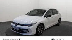 Weiss Gebraucht 2025 VW Golf VIII Goal Limousine | 26.440 € (Guter Preis)