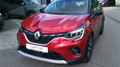 Gebraucht Renault Captur Intens 131 PS (96 kW) 2020 Rot SUV