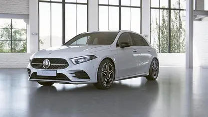 Gebraucht Mercedes A180 AMG 136 PS (100 kW) 2021 Unilack polarweiß Limousine