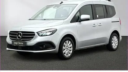 Gebraucht Mercedes T180 Progressive 116 PS (85 kW) 2024 Silber Van / Kleinbus