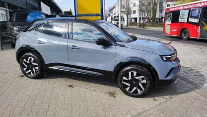 Neu Opel Mokka 136 PS (100 kW) 2026 Grau SUV