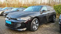 Gebraucht 2024 VW Passat Elegance Kombi | 36.780 € (Fairer Preis)