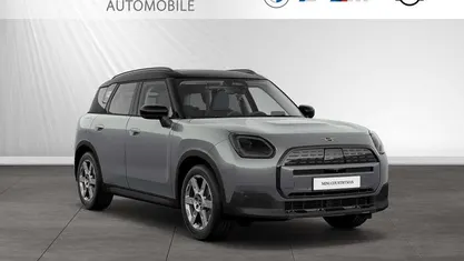 Smokey green metallic Gebraucht 2024 Mini Countryman SUV | 36.452 € (Fairer Preis)