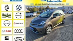 Bronzebraun mica metallic Gebraucht 2012 Toyota Aygo Cool Kleinwagen | 5.250 € (Fairer Preis)