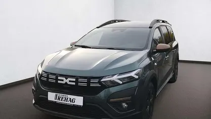 Gebraucht 2025 Dacia Jogger Extreme Van / Kleinbus | 21.880 € (Fairer Preis)