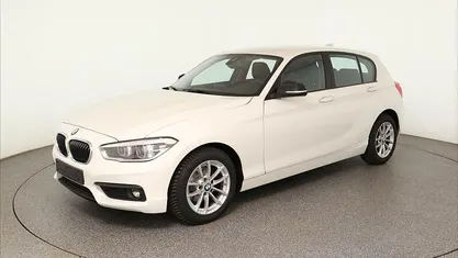 Begagnad BMW 118 Advantage 136 HK (100 kW) 2018 Vit Halvkombi