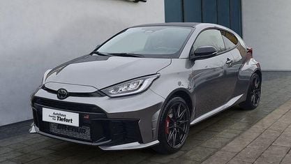 Nowe Toyota Yaris 280 KM (205 kW) 2025 Srebrny Hatchback