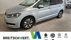Silber Gebraucht 2024 VW Touran Move Van / Kleinbus | 36.650 € (Fairer Preis)