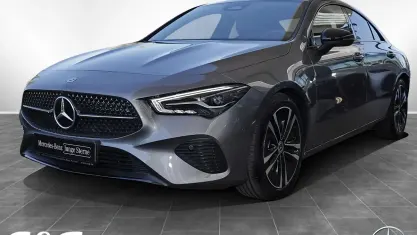 Gebraucht Mercedes CLA180 Progressive 136 PS (100 kW) 2024 Metalliclack mountaingrau Limousine