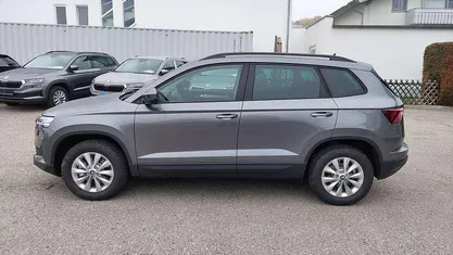 Graphitgraumetallic Neu 2025 Skoda Karoq Selection SUV | 30.990 € (Guter Preis)