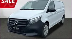 Weiß Gebraucht 2024 Mercedes Vito Van / Kleinbus | 34.332 € (Fairer Preis)