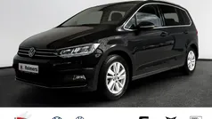 Schwarz Gebraucht 2019 VW Touran Highline Van / Kleinbus | 25.990 € (Fairer Preis)