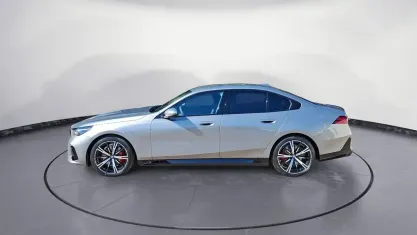 Gebraucht BMW 520 M Sport 197 PS (144 kW) 2025 Grau Limousine