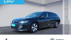 Grenadillschwarz metallic Gebraucht 2024 VW Passat Elegance Kombi | 34.295 € (Fairer Preis)