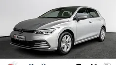 Gebraucht 2023 VW Golf VIII Life Limousine | 24.490 € (Fairer Preis)