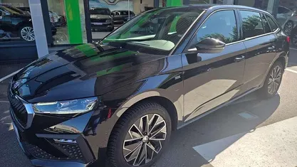 Black (metallic) Gebraucht 2025 Skoda Scala Drive Kleinwagen | 20.980 € (Fairer Preis)