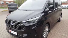 Obsidianschwarz metallic Neu 2025 Ford Tourneo Custom Titanium Van / Kleinbus | 49.794 € (Fairer Preis)