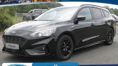 Obsidianschwarz metallic Gebraucht 2020 Ford Focus ST-Line Limousine | 14.990 € (Fairer Preis)