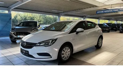 Occasion Opel Astra Selection 110 PK (80 kW) 2017 Wit Sedan