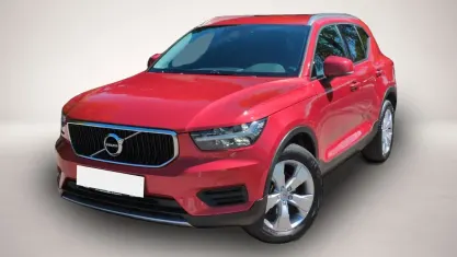 Gebraucht Volvo XC40 Momentum 129 PS (94 kW) 2022 Rot SUV