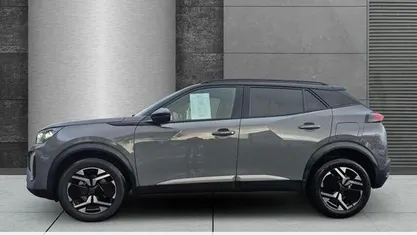 Grau Gebraucht 2024 Peugeot 2008 GT SUV | 22.950 € (Fairer Preis)