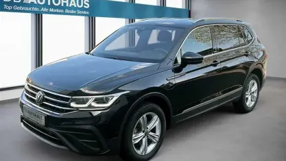 Gebraucht VW Tiguan Allspace Move 150 PS (110 kW) 2023 Schwarz SUV