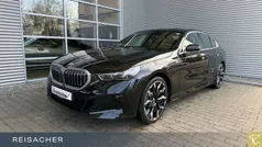 Saphirschwarz Gebraucht 2023 BMW 520 Comfort Edition Limousine | 58.990 € (Fairer Preis)