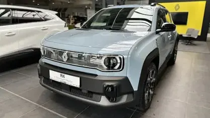 Begagnad Renault 4 E-Tech Komfort 110 kW (150 HK) 2025 Blå SUV
